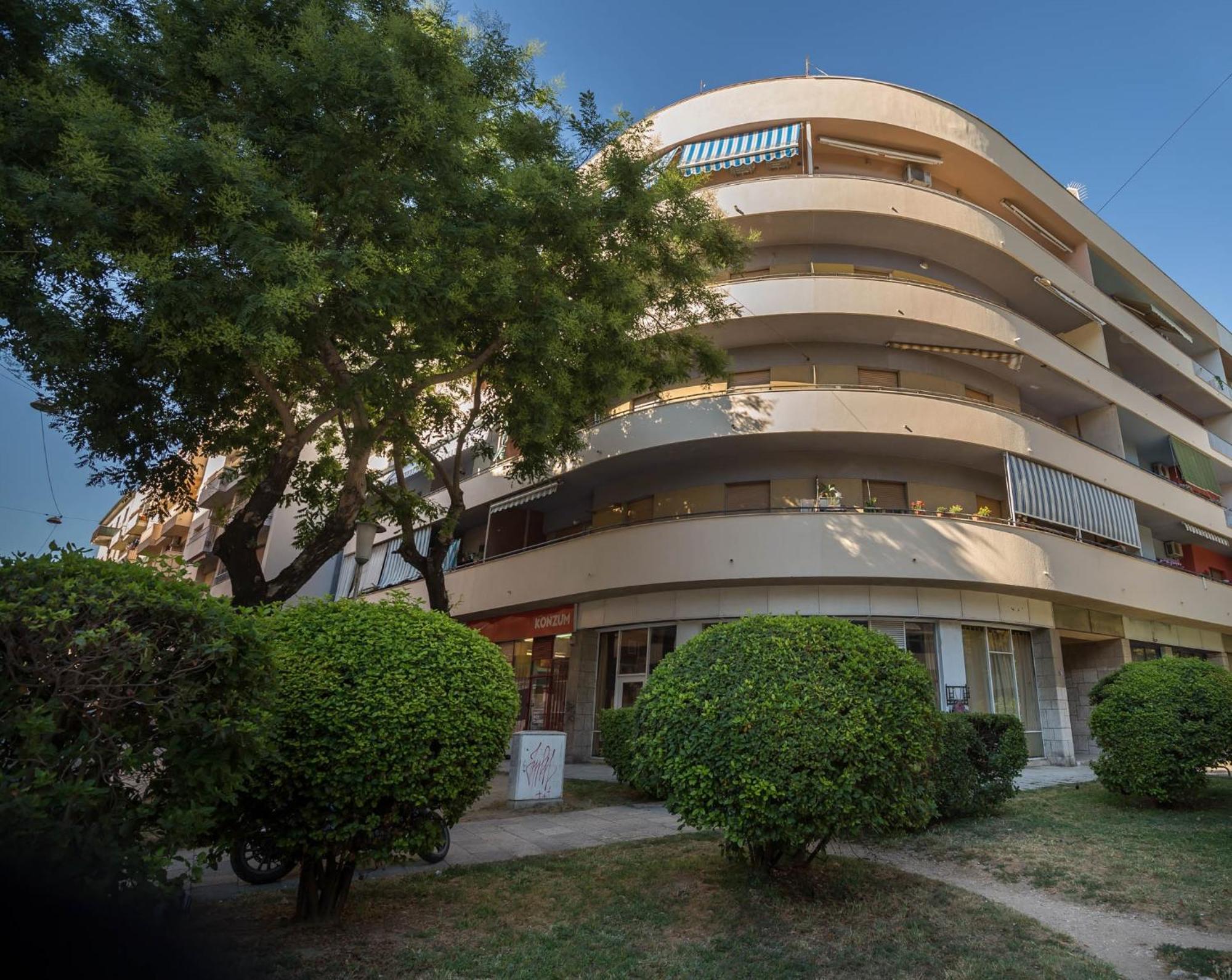 Sunny Rooftop Split Exterior photo