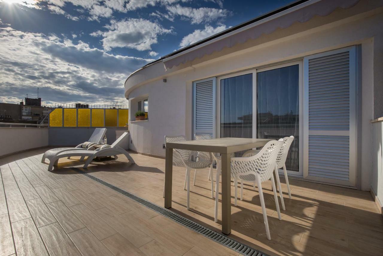 Sunny Rooftop Split Exterior photo